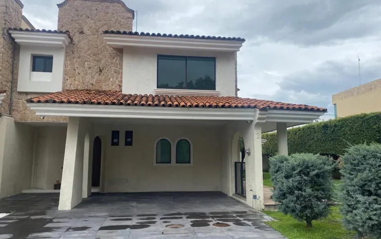 Casa en venta, en Tlajomulco de Zuñiga, Arboledas de Sta. Anita