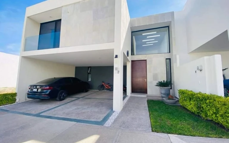 Casa en St. Angelo, al Nor-Poniente de Aguascalientes.