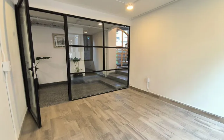 Oficina en Renta en Edificio Multifuncional con Excelente Ubicación y Servicios