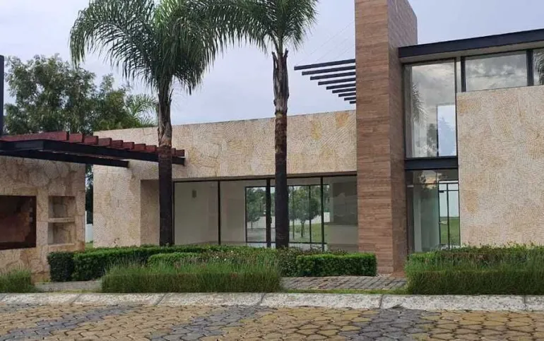 Lote en venta en cluster Capri, Lomas de Angelópolis, San Andrés Cholula, Puebla
