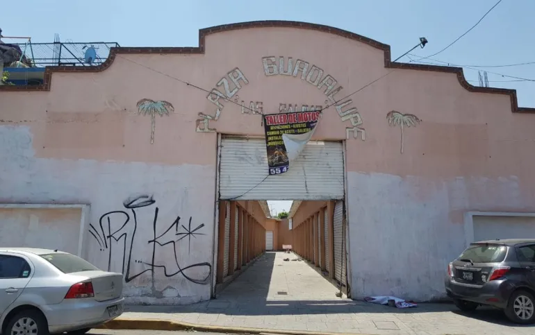 Plaza Comercial en Venta  Chiconcuac sobre Av. Juarez