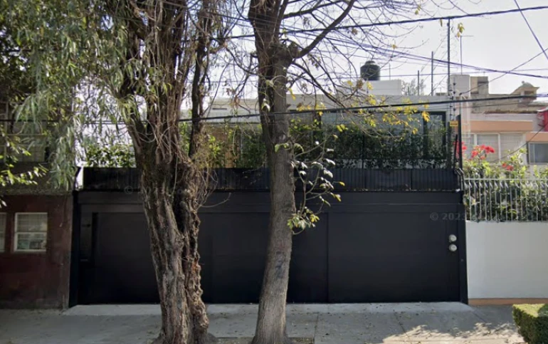 COMPLETAMENTE REMODELADA  A UN PASO DEL CENTRO DE COYOACAN