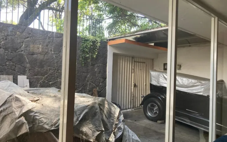 SE VENDE CASA EN DEL CARMEN, COYOACÁN.