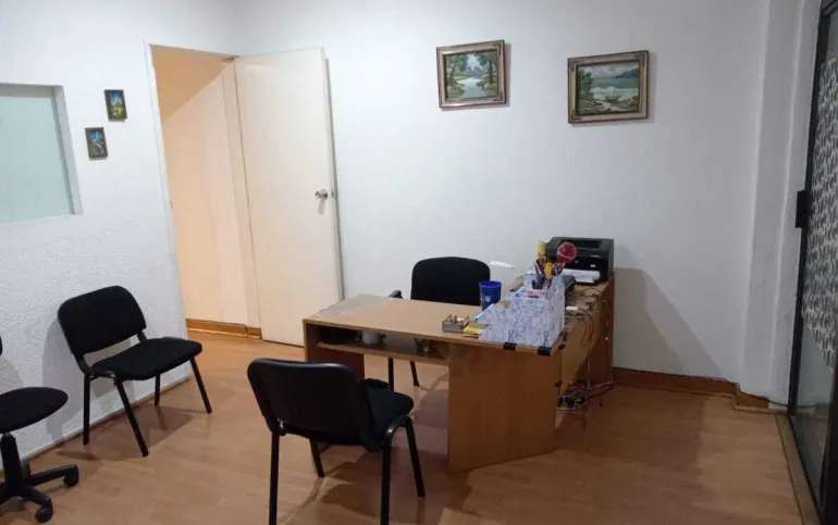 ESTUPENDA  OFICINA AMUEBLADA EN CONDESA