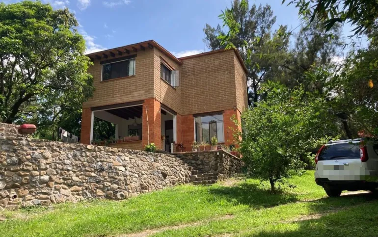 Hermosa casa con árboles frutales a la venta