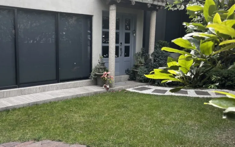 Lindisimo departamento con jardin