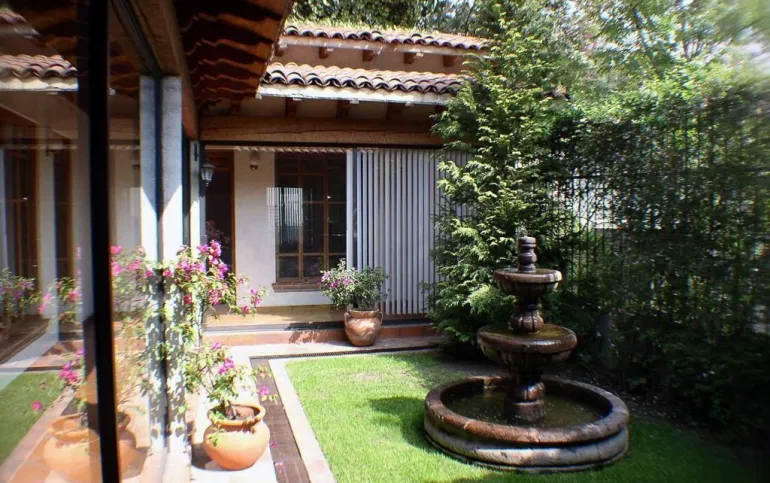 Casa en condominio jardín y seguridad Paseo de las Lomas