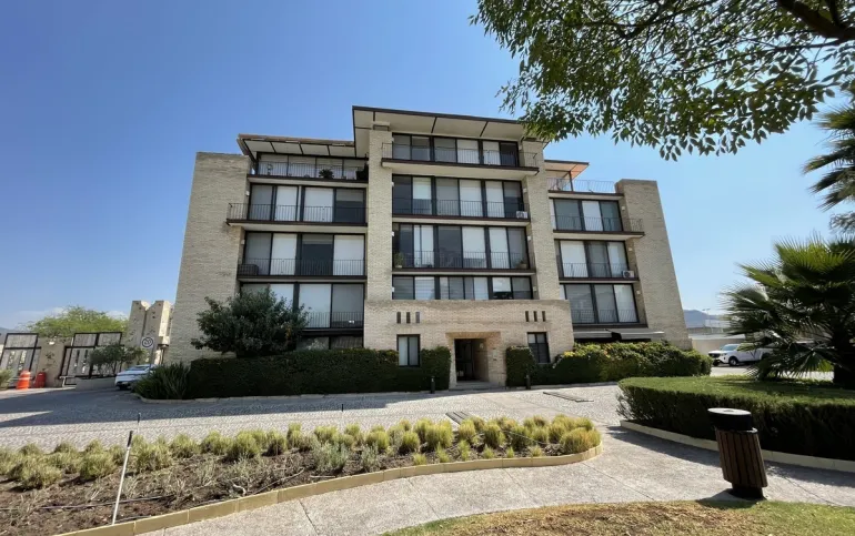 Departamento en Renta en Exclusivo Condominio – Arco de Piedra, Jurica