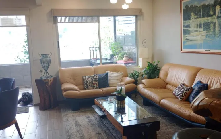 CASA REMODELADA CON TERRAZA EN VENTA BOSQUE REAL