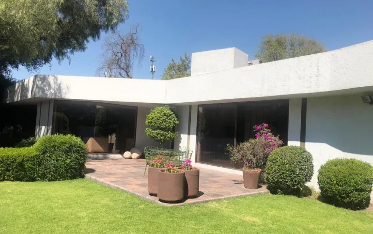 Casa con uso de suelo en renta, Jardines del Pedregal