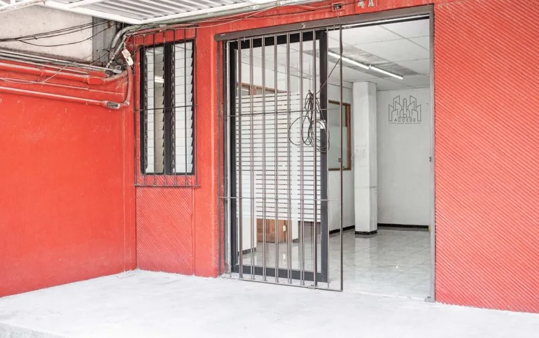 Espacio amplio y dinámico frente a Condesa