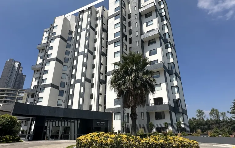 Increíble Departamento con Vista Al Campo de Golf en La Vera Bosque Real