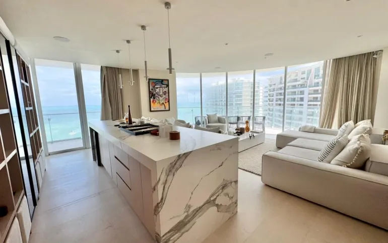 ¡Vive Frente Al Mar Caribe! Departamento de Lujo en SLS Ocean Beach Residences