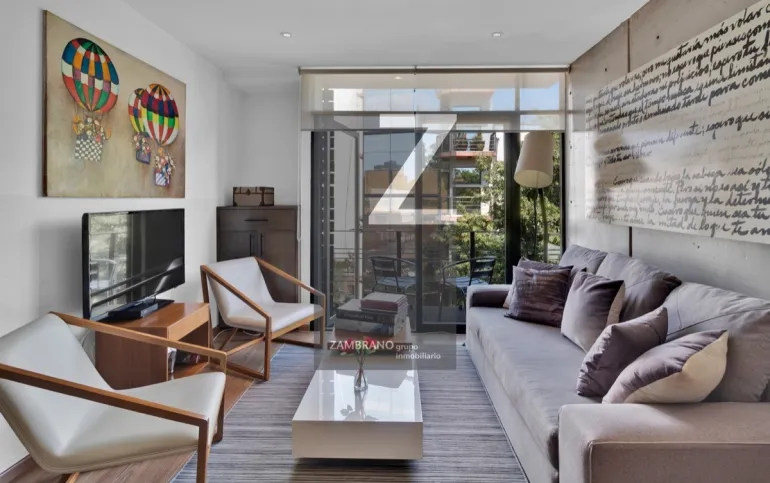 Se vende  Departamento con balcón a 2 cuadras de parque España