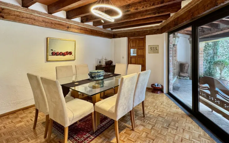 CASA - RENTA y VENTA - CDA. MONTE TAURO