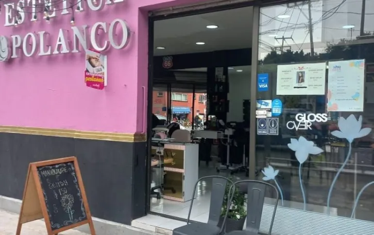 EXCELENTE ESTACIÓN PARA SPA DE UÑAS EN NARVARTE