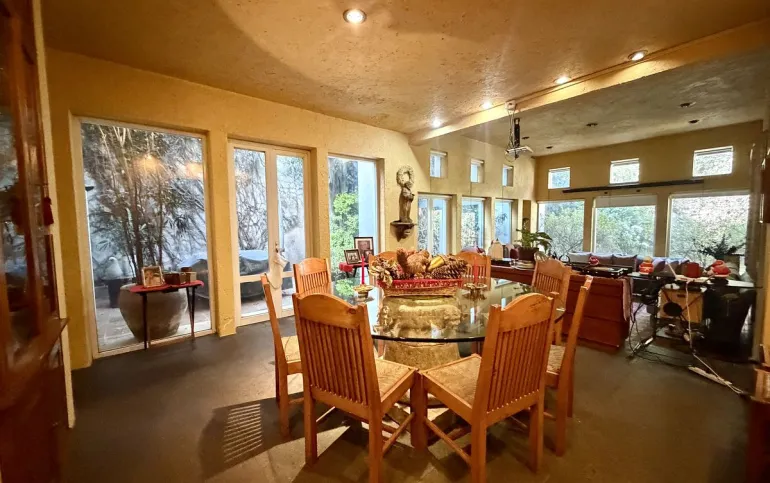 CASA CON SEGURIDAD EN BOSQUES DE LAS LOMAS