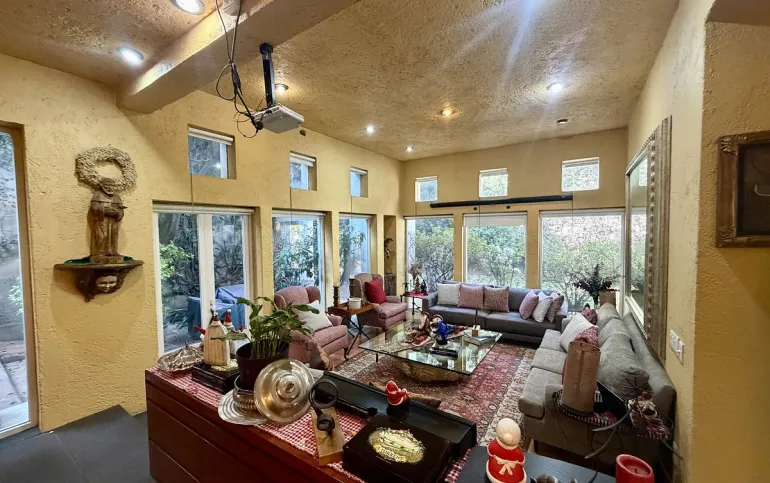 RENTA CASA CON SEGURIDAD EN BOSQUES DE LAS LOMAS