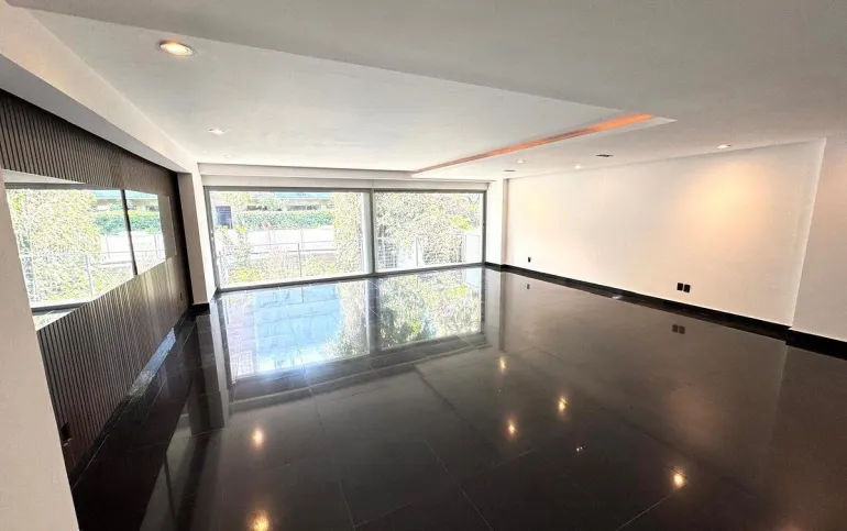 Exclusivo Departamento en Venta – Tres Picos