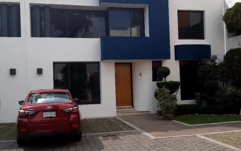 EXTRAORDINARIA CASA A 5 MIN. DE STA. FE