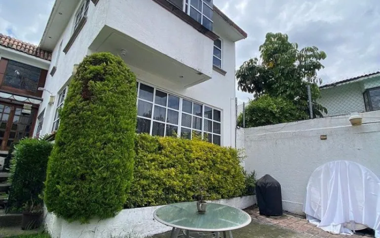 CASA EN VENTA EN OLIVAR DE LOS PADRES FRACCIONAMIENTO CON SEGURIDAD!!