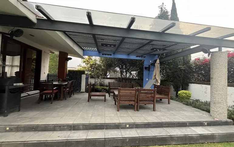 CASA EN CONDOMINIO EN VENTA EN OLIVAR DE LOS PADRES!