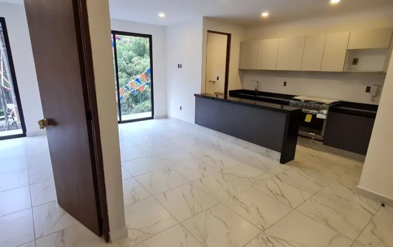 Vendo departamento de 2 recámaras con roof garden común, en Narvarte, CDMX.