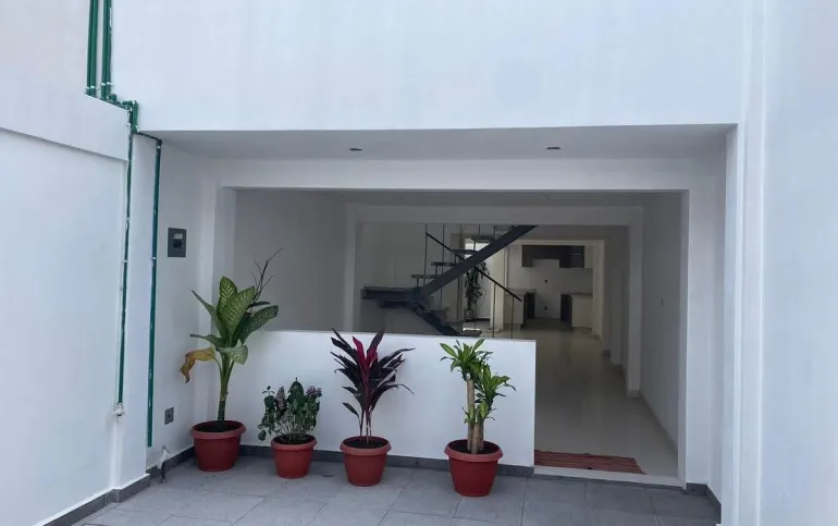 CASA REMODELADA EN PRADOS