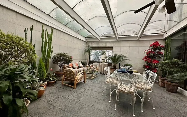 Oportunidad para hacer esta casa a tu gusto, en la del Valle sur !