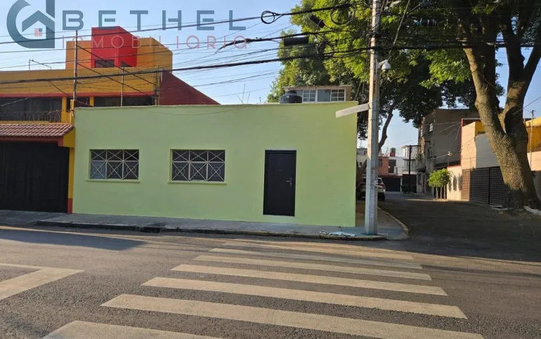 Rento casa en colonia Educacion $18,000.00