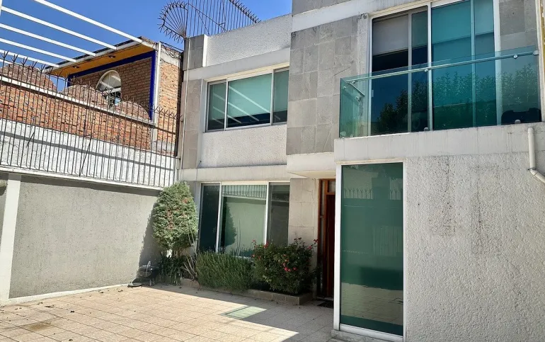 RENTO CASA EN PASEOS DE TAXQUEÑA, COYOACAN