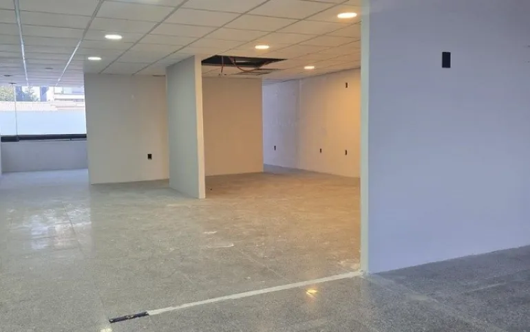 Oficina en Renta en Chimalistac: Espacio Amplio, Elegante y Listo para Impulsar