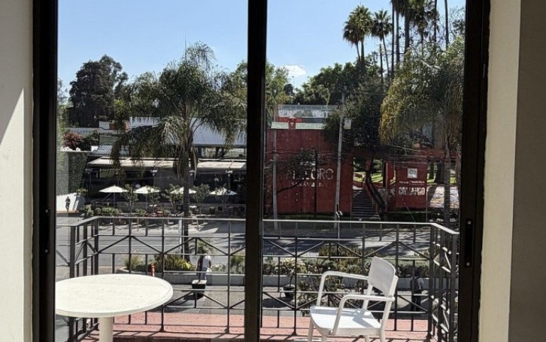 Se renta local en Altavista 147