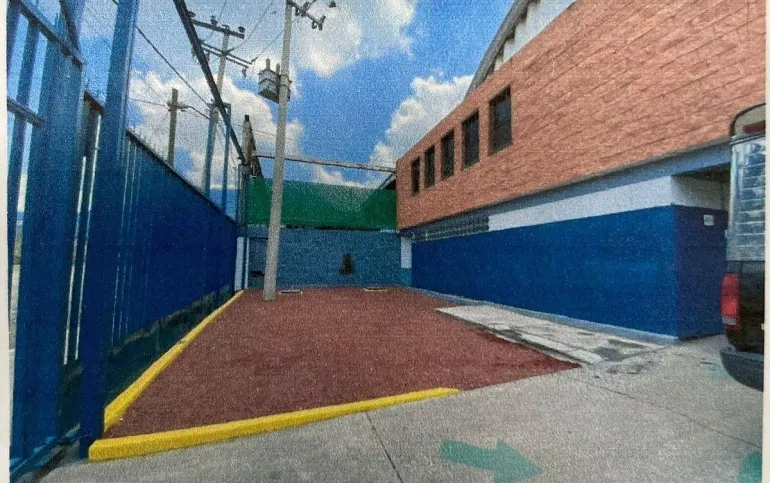 A UN PASO DE LA CARRETERA MEXICO PACHUCA