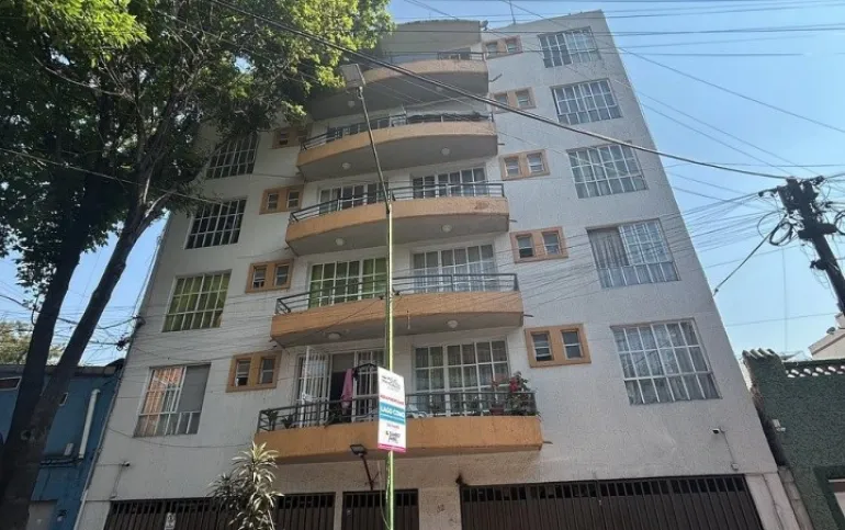 Departamento con balcón a la venta en Colonia Anahuac