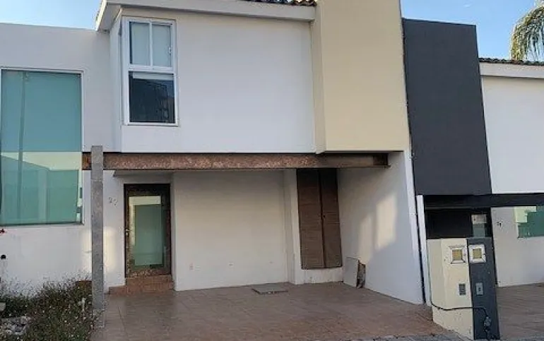 CASA EN FRACC EL SAUCEDAL ZONA ANGELOPOLIS