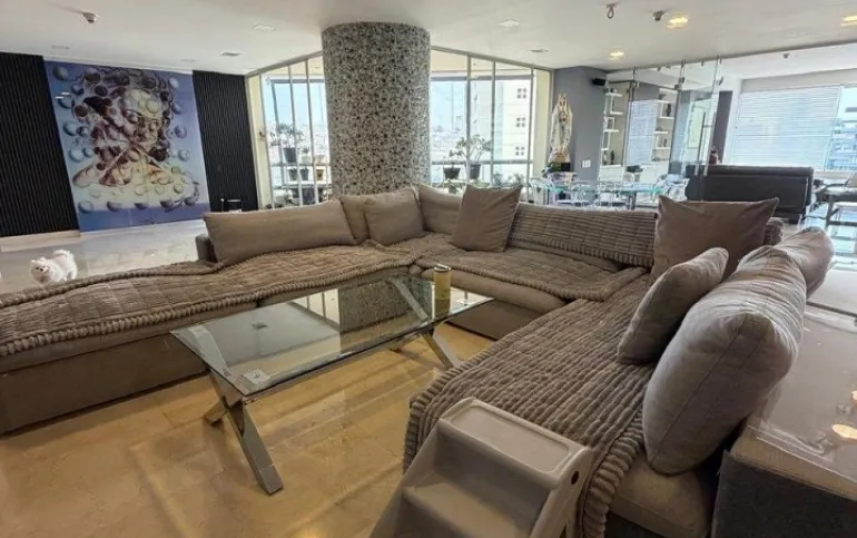 Exclusividad y Confort en Frondoso 2: El Epítome del Lujo en Lomas Country Club