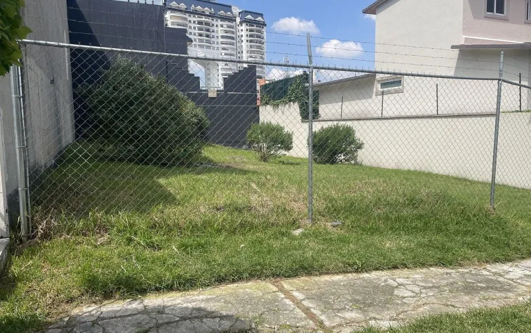 Excelente terreno dentro de Residencial La Antigua