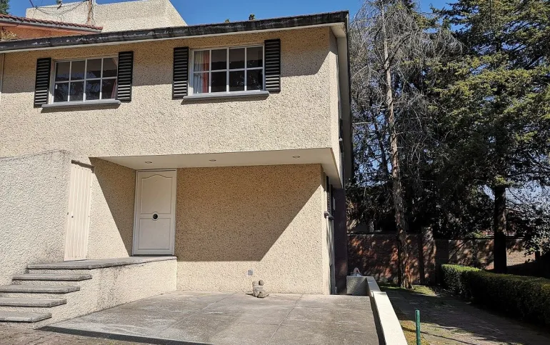 CAS EN CONDOMINIO CERCA DE SANTA FE