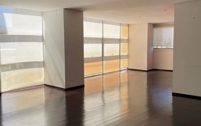 RENTA  SOBRE AVENIDA SANTA FÉ  VISTA A LA MEXICANA