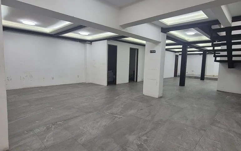 Edificio en Renta con Local Comercial a pie de calle