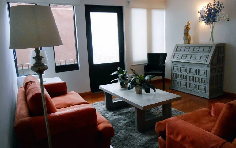 DEPARTAMENTO TIPO TOWNHOUSE en un Duplex, lomas Barrilaco amueblado