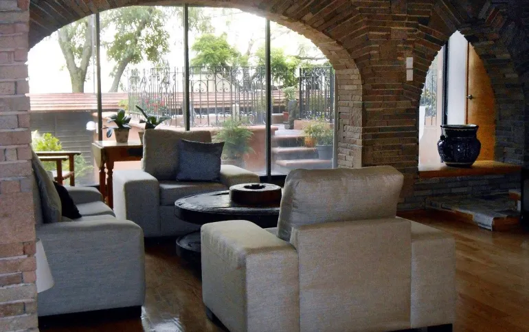 DEPARTAMENTO TIPO TOWNHOUSE en un Duplex, lomas Barrilaco amueblado