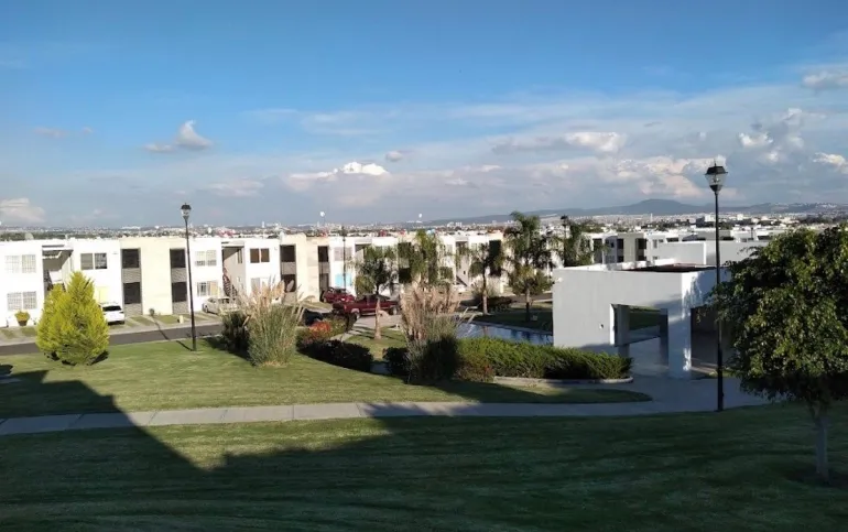 Se renta bonito departamento en condominio Aragón,Los Viñedos en Queretaro