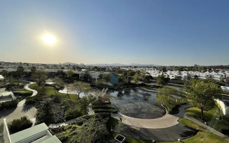 Amplio  departamento amueblado en renta Juriquilla towers