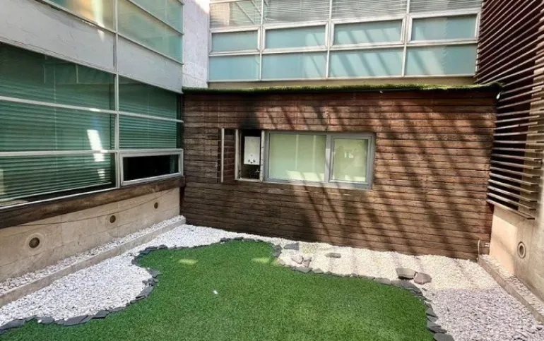 PENT GARDEN CON PATIO INTERIOR EN BEZARES