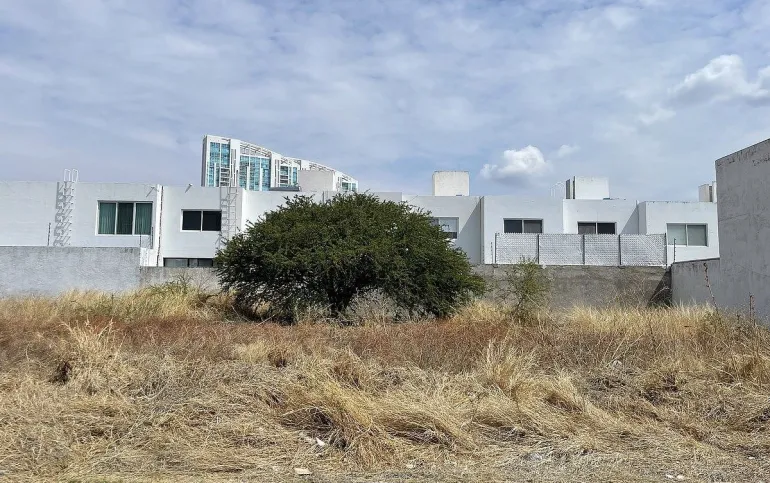 Terreno en venta en calle tranquila, Valle de Juriquilla II, Querétaro