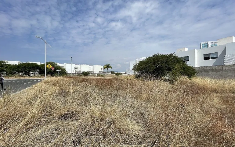 Terreno en venta en calle tranquila, Valle de Juriquilla II, Querétaro