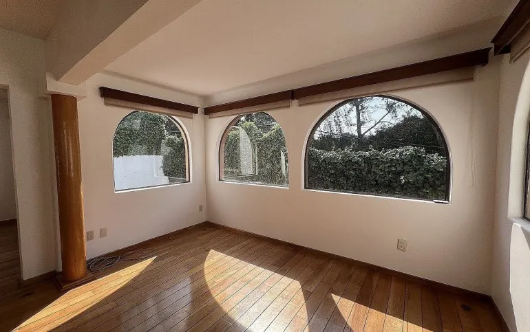 Lomas de Chapultepec casa con uso comercial en Renta