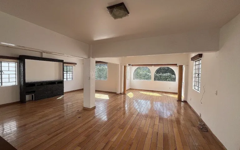 Lomas de Chapultepec casa con uso comercial en Renta